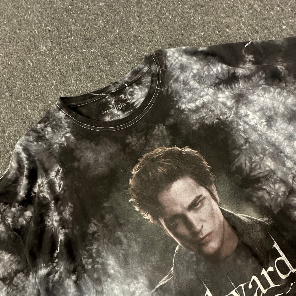The Twilight Saga T-Shirt Women 2XL Black Tie Dye Edward Cullen Graphic Tee
